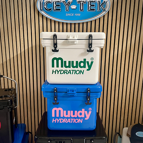 Branded Icey-Tek boxes for Muudy Drinks